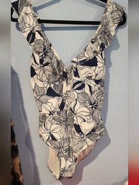 Stella Parker Floral One Piece Swimsuit Size L